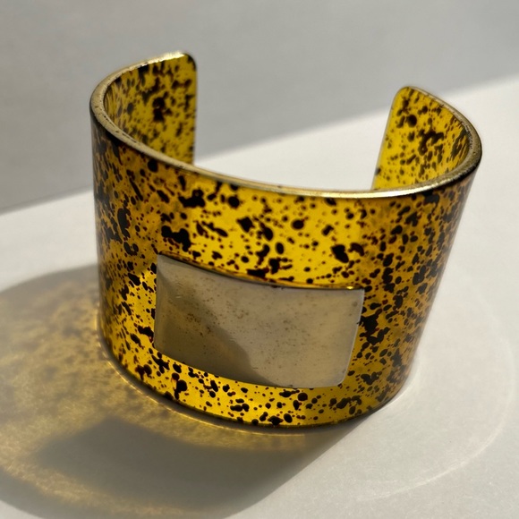 Tortoise shell style cuff bracelet - Picture 4 of 4